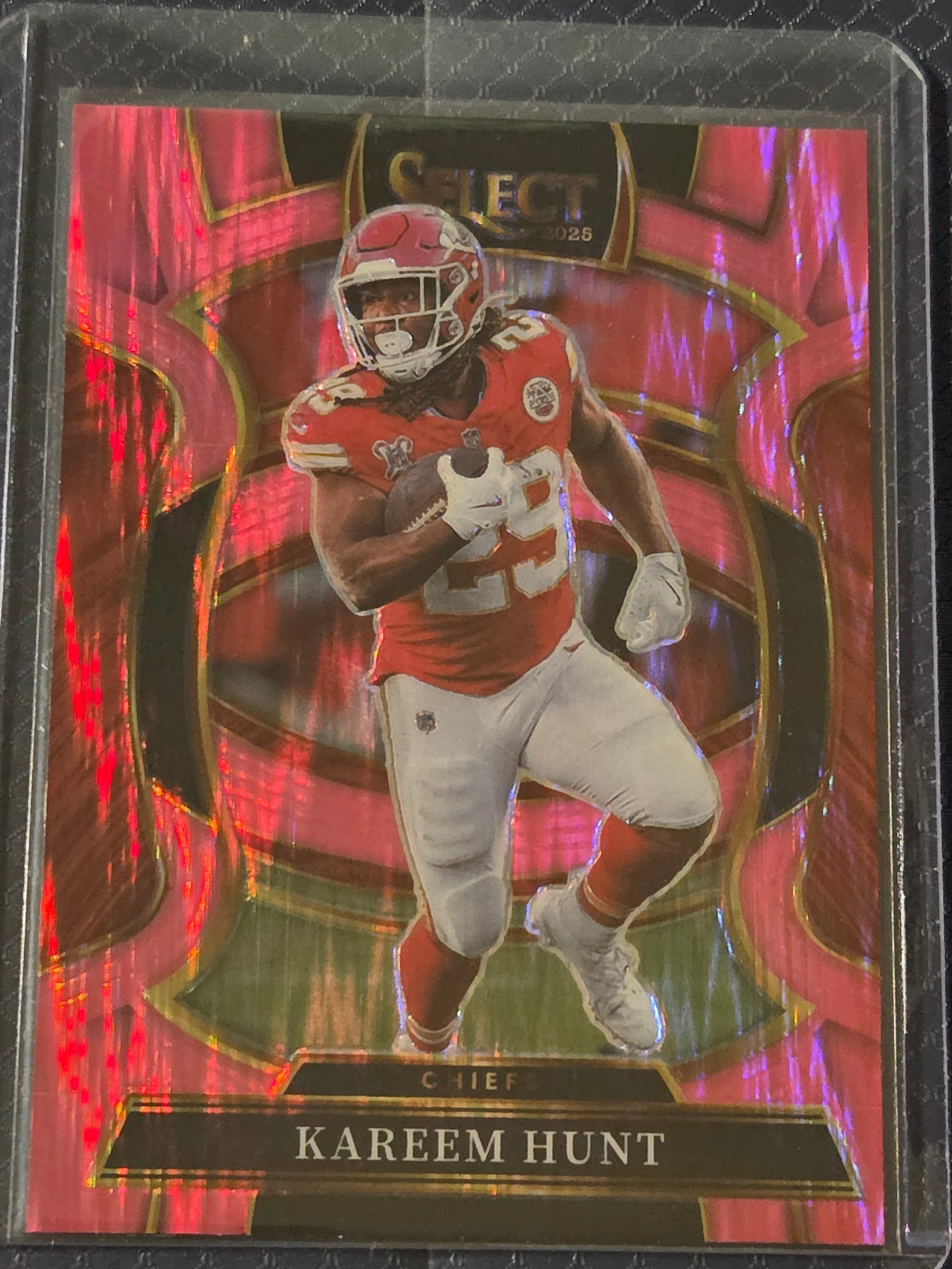 2025 Panini Select Football Pink Shock #7 Kareem Hunt